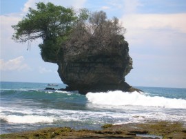 Pencarian Korban Tenggelam Pantai Madasari Sempat Distop
