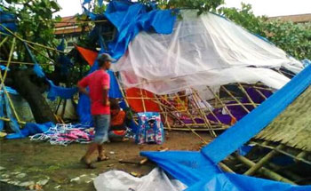 500 Warung di Pantai Pangandaran Porak Poranda Akibat Puting Beliung