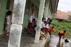 SDN 2 Pamotan Sering Kebanjiran