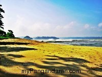 Indahnya Pantai Karapyak