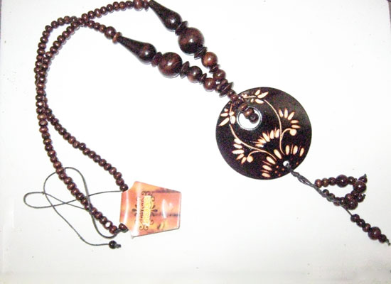 Kalung Kayu Etnik, unik dan natural.Dapat digunakan sebagai accesories