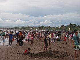 Suasana Tahun Baru 2012 di Pantai Pangandaran
