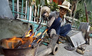 11 Pekerjaan Orang Pangandaran Yang Nyaris Sukar Ditemui