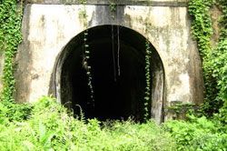 Menelusuri Terowongan Kereta Terpanjang di Indonesia, Terowongan Sumber