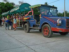 Naik Kereta Mini Keliling Pangandaran