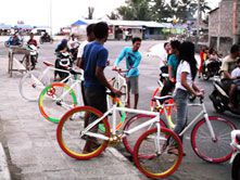Ngabuburit Bareng Komunitas Sepeda Fixie Pangandaran