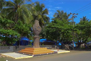 Pangandaran Punya Tugu Batu Layar