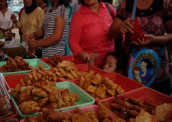 Yuks, Berburu Takjil Di Pasar Pangandaran