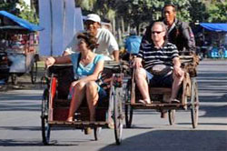 Becak Transportasi Pilihan Backpacker Liburan di Pangandaran