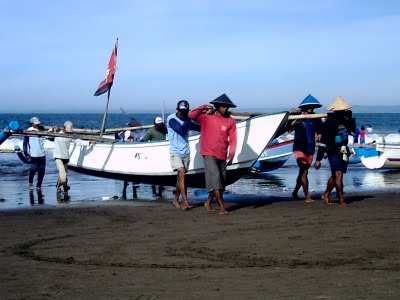 Kehidupan Seorang Nelayan Pantai Pangandaran