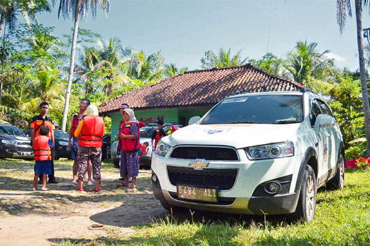 Menemani Captiva Chevy Club Basah-Basahan di Pangandaran