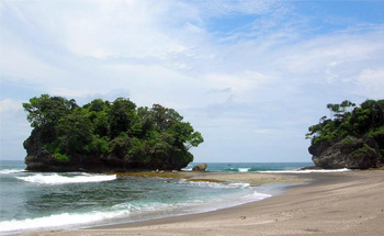 Saatnya Mencoba Camping di Pantai Madasari Pangandaran