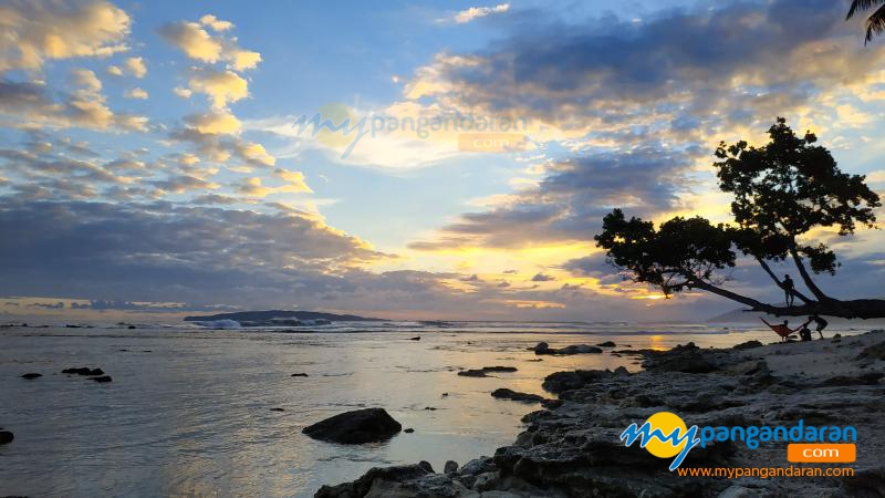 7 Objek Wisata Pantai di Kabupaten Pangandaran