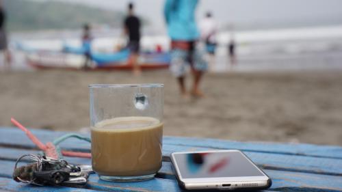 Cukup Secangkir Kopi, Untuk Menikmati Pantai Pangandaran