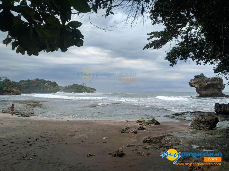 Hilangkan Stress dengan Healing di Pantai Madasari Pangandaran