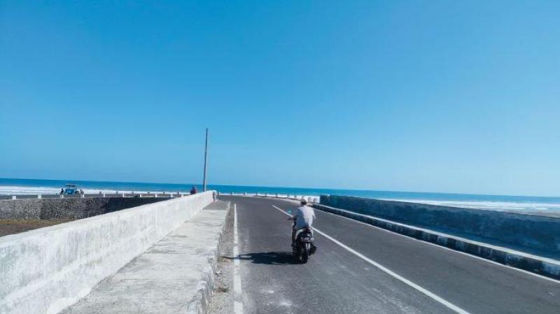 Jembatan Cinta Pangandaran: Spot Nongkrong Baru Sambil Melihat Indahnya Hamparan Laut