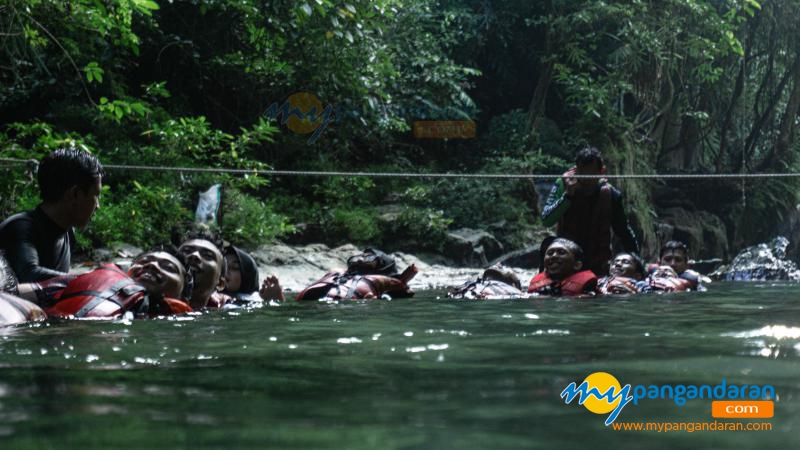 KESERUAN BODY RAFTING DI CITUMANG