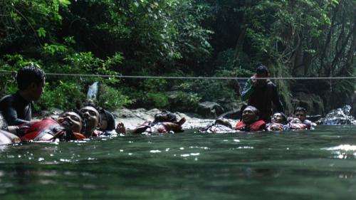 KESERUAN BODY RAFTING DI CITUMANG