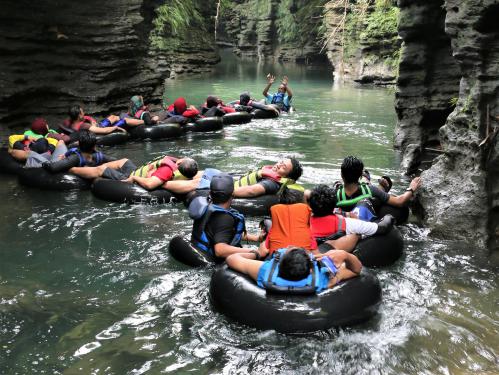 Nikmati Kesejukan dan Kesegaran Sungai Santirah Pangandaran