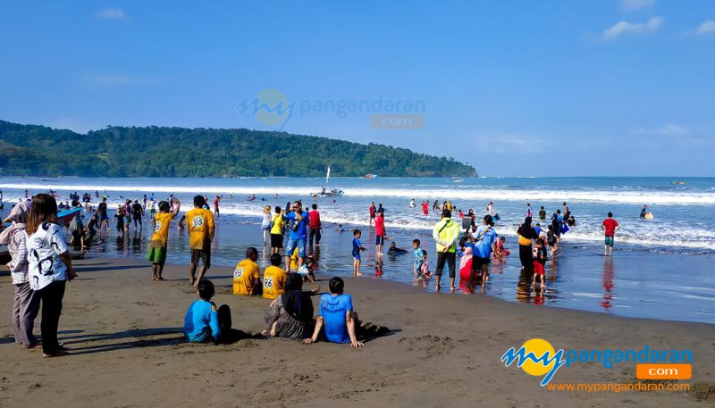 Aktifitas Para Pengunjung dan Pelaku Wisata Pantai Barat Pangandaran