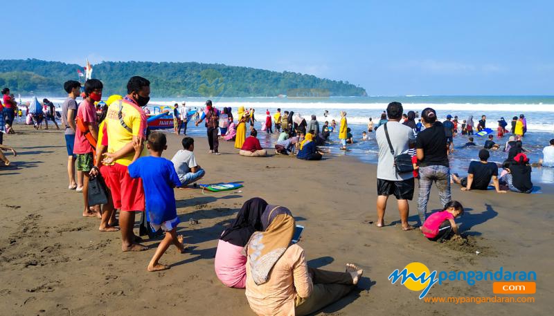 Aktifitas Para Pengunjung dan Pelaku Wisata Pantai Barat Pangandaran