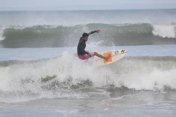 Dokumentasi Surfing Sebagai Kegiatan Balawista Pangandaran Saat PPKM