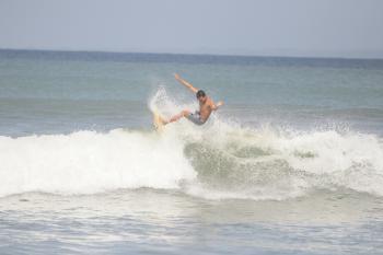 Dokumentasi Surfing Sebagai Kegiatan Balawista Pangandaran Saat PPKM