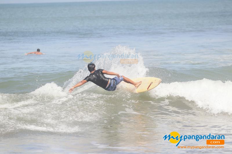 Dokumentasi Surfing Sebagai Kegiatan Balawista Pangandaran Saat PPKM