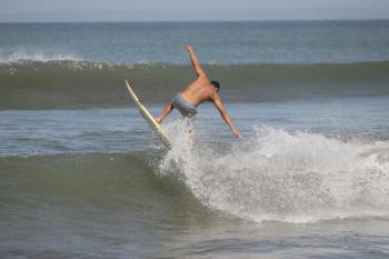 Dokumentasi Surfing Sebagai Kegiatan Balawista Pangandaran Saat PPKM