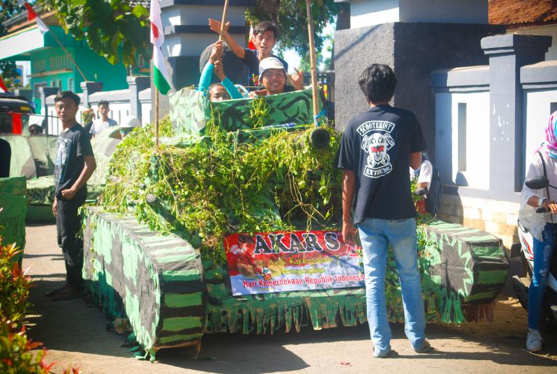 Galeri Kemeriahan Karnaval Seni dan Budaya HUT RI ke-73