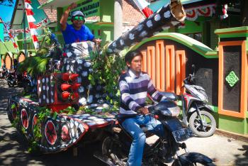 Galeri Kemeriahan Karnaval Seni dan Budaya HUT RI ke-73