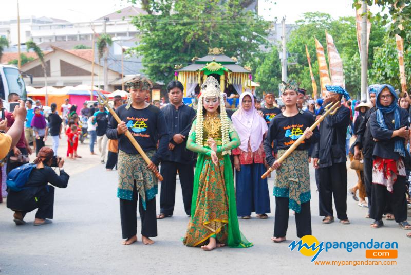 Hajat Laut  Tradisi Masyarkat Basisir Pangandaran 2018