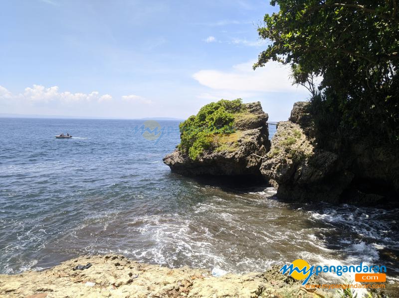 Intip Panorma Private Beach Pantai Batukaras Pangandaran