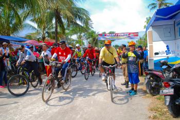 kemeriahan Sepeda Santai HUT PGRI ke-73