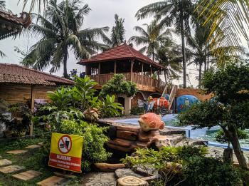 Kolam Renang Banyu Urip dan Rumah Joglo Pangandaran