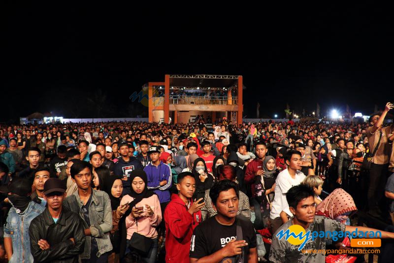 Konser Armada dan Bella Nova di Pangandaran