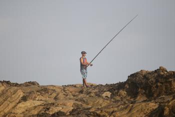 Menikmati Keindahan Sore di Pantai Karang Nini Pangandaran