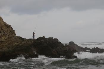 Menikmati Keindahan Sore di Pantai Karang Nini Pangandaran