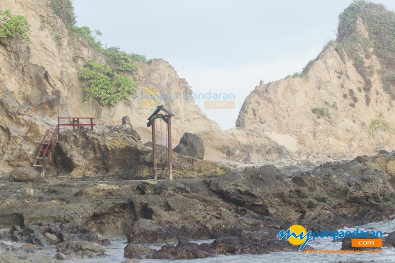 Menikmati Keindahan Sore di Pantai Karang Nini Pangandaran