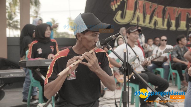 Ngabuburit Sambil Dangdutan di Grand Pangandaran