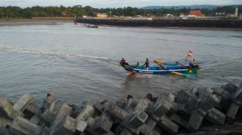 Panorama Sunrise Pelabuhan Cikidang Pangandaran 