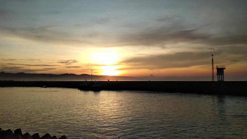 Panorama Sunrise Pelabuhan Cikidang Pangandaran 