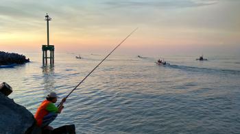 Panorama Sunrise Pelabuhan Cikidang Pangandaran 