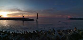 Panorama Sunrise Pelabuhan Cikidang Pangandaran 