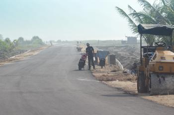 Potret Jalan Lintas Pesisir Pantai Batu Hiu Pangandaran