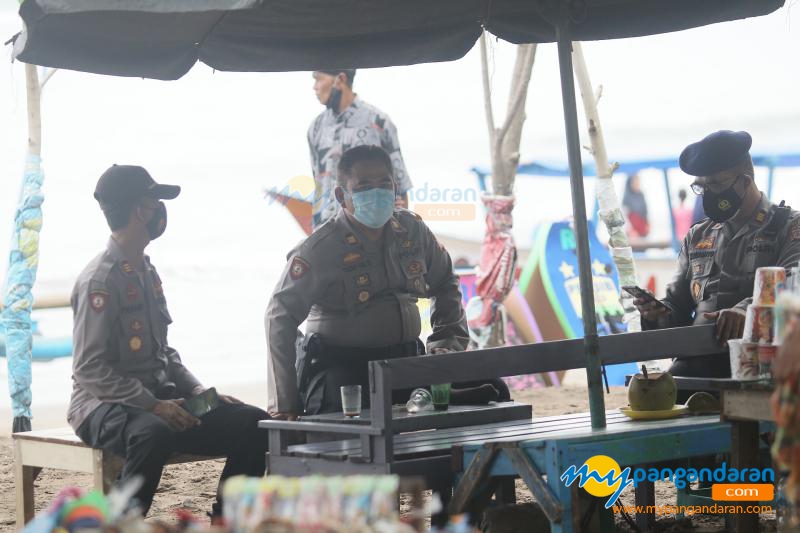 Potret Ratusan TNI dan Polri Amankan Jalannya Rapat Pleno KPU Penetapan Bupati Pangandaran Terpilih