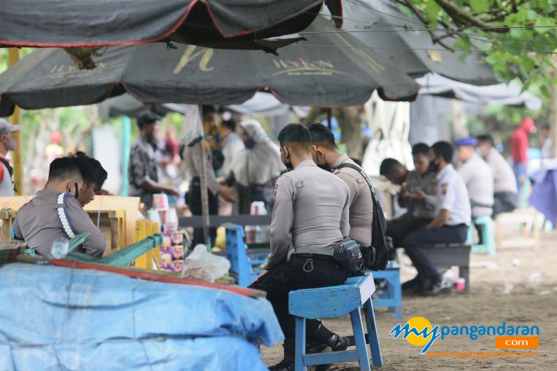 Potret Ratusan TNI dan Polri Amankan Jalannya Rapat Pleno KPU Penetapan Bupati Pangandaran Terpilih