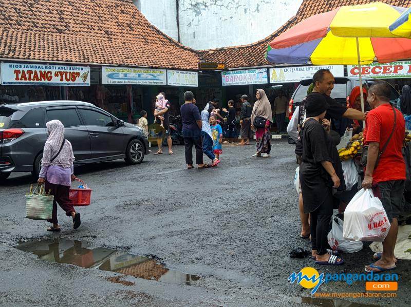 Potret Suasana Jalan E. Jaga Lautan Pantai Timur Pangandaran