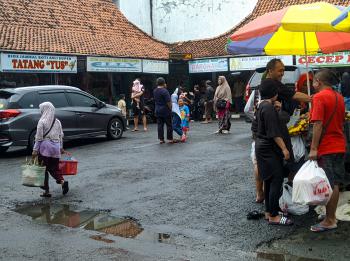 Potret Suasana Jalan E. Jaga Lautan Pantai Timur Pangandaran