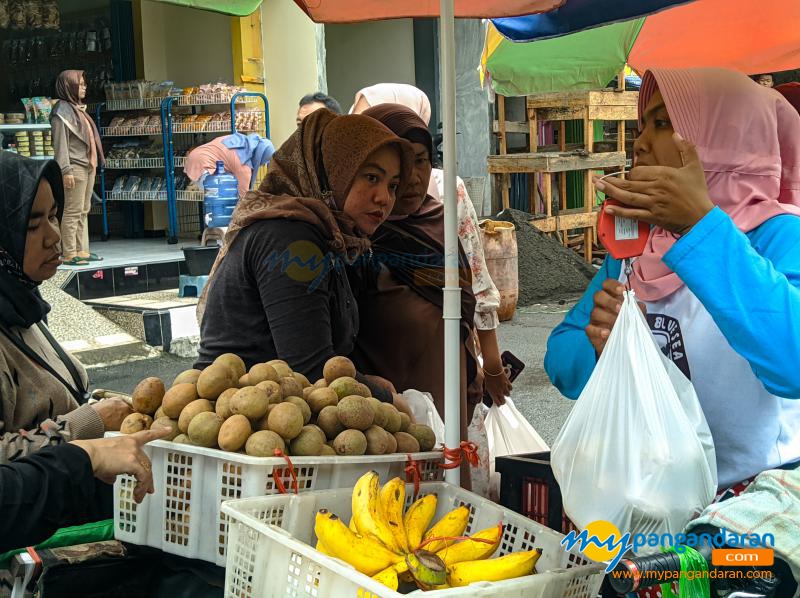 Potret Suasana Jalan E. Jaga Lautan Pantai Timur Pangandaran